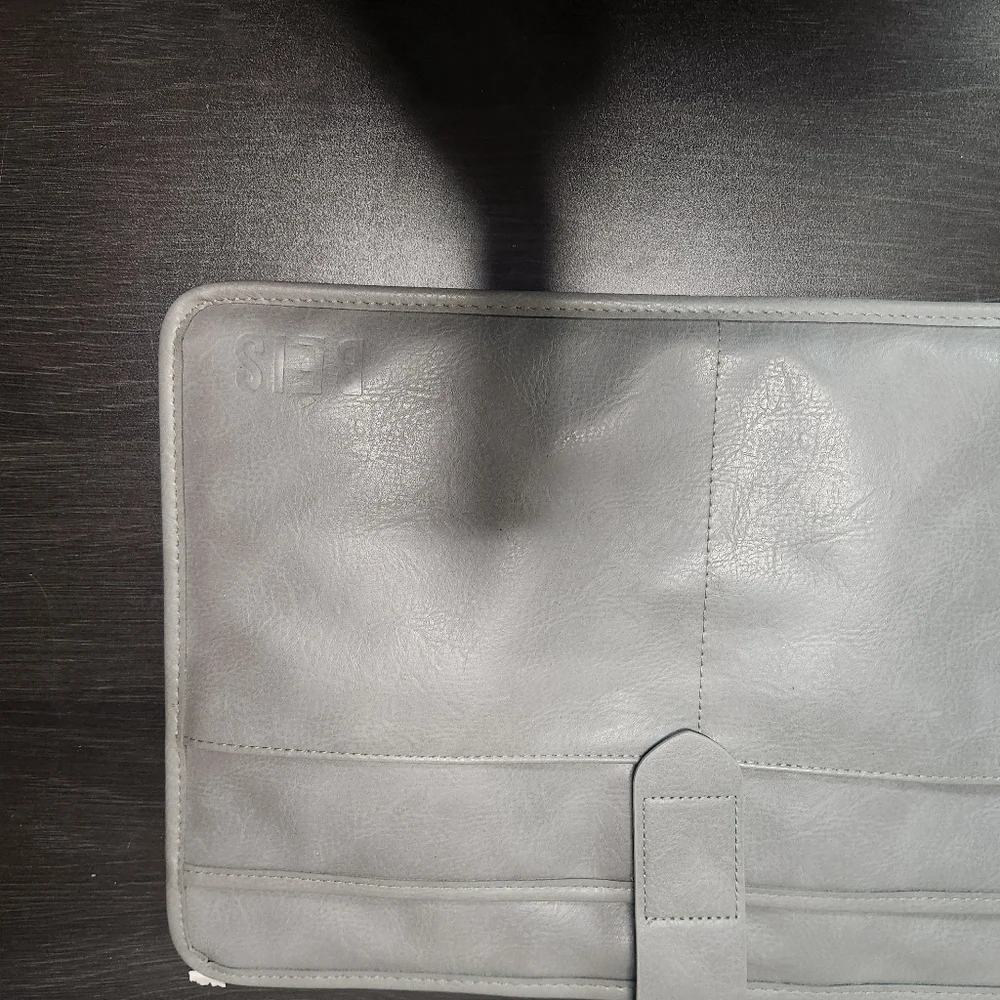 BEIS Silver Tablet Sleeve - Picture 9 of 13